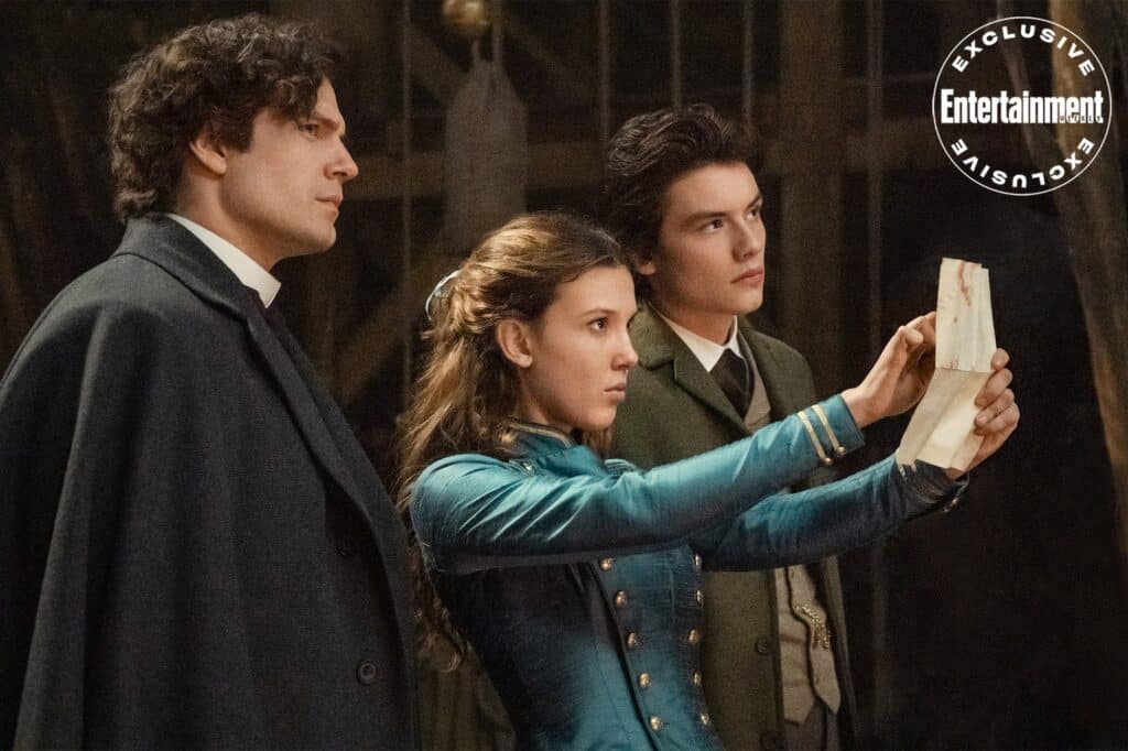 Henry Cavill, Millie Bobby Brown e Louis Partridge em Enola Holmes 2