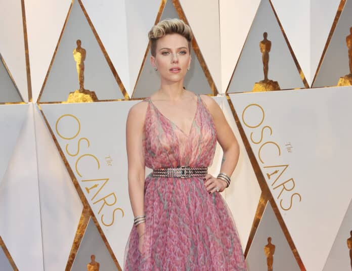 Atriz Scarlett Johansson no 89th Annual Academy Awards realizada no Hollywood and Highland Center - Divulgação
