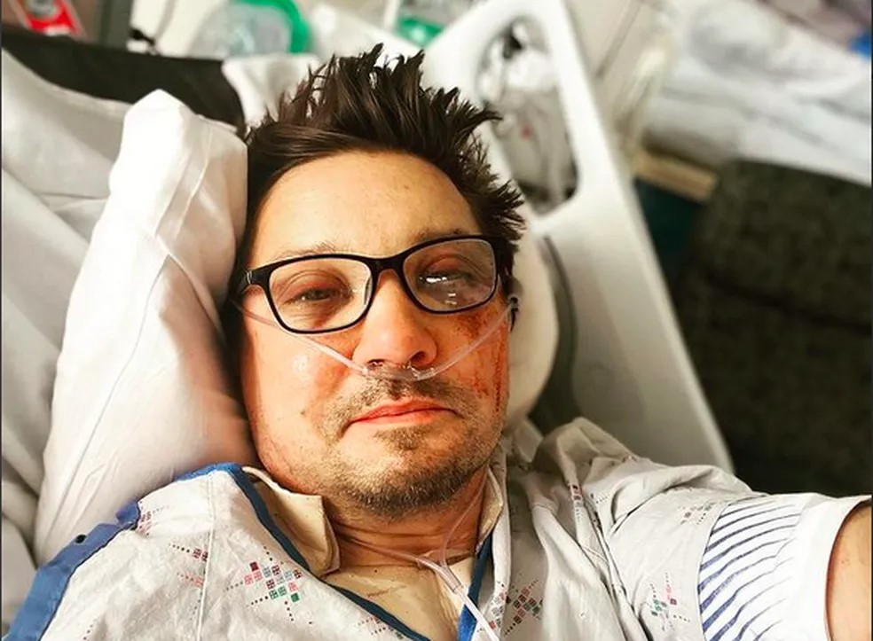 Ator Jeremy Renner no hospital - Reprodução Instagram