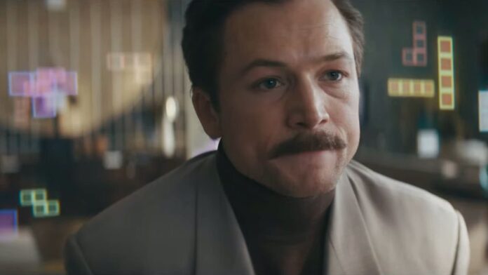 Taron Egerton em Tetris