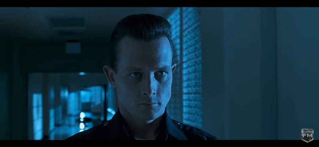 Robert Patrick interpretando T-1000 no filme O Exterminador do Futuro 2 - O Julgamento Final