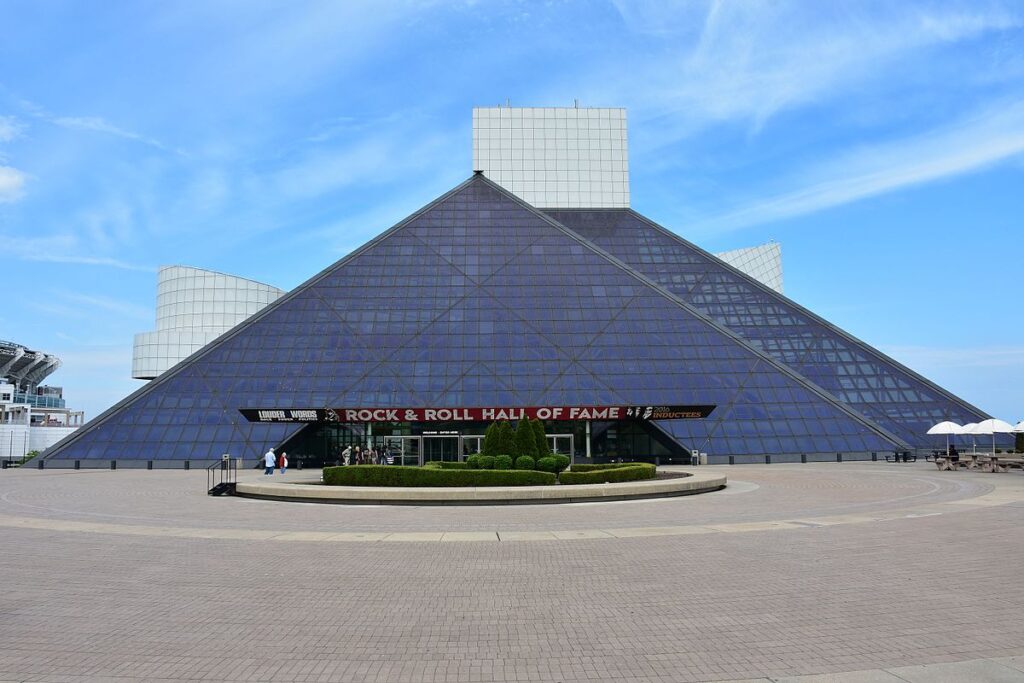 Prédio do Hall da Fama do Rock and Roll em Cleveland, nos Estados Unidos.