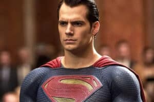 Henry Cavill interpretando o herói Superman