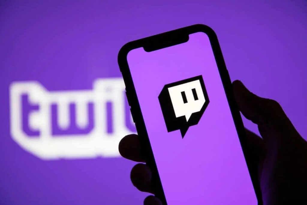 Logo da empresa Twitch na tela de um smartphone
