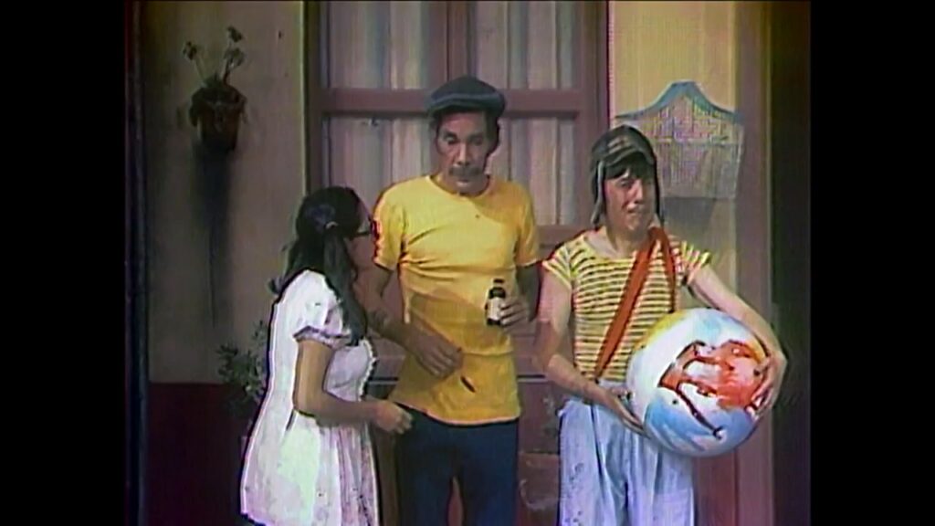 "Remédio Duro de Engolir", primeiro esquete conhecido de Chaves. Exibido originalmente em 1972 dentro do programa Chespirito, a história foi exibida novamente em 1973, já no programa Chaves.