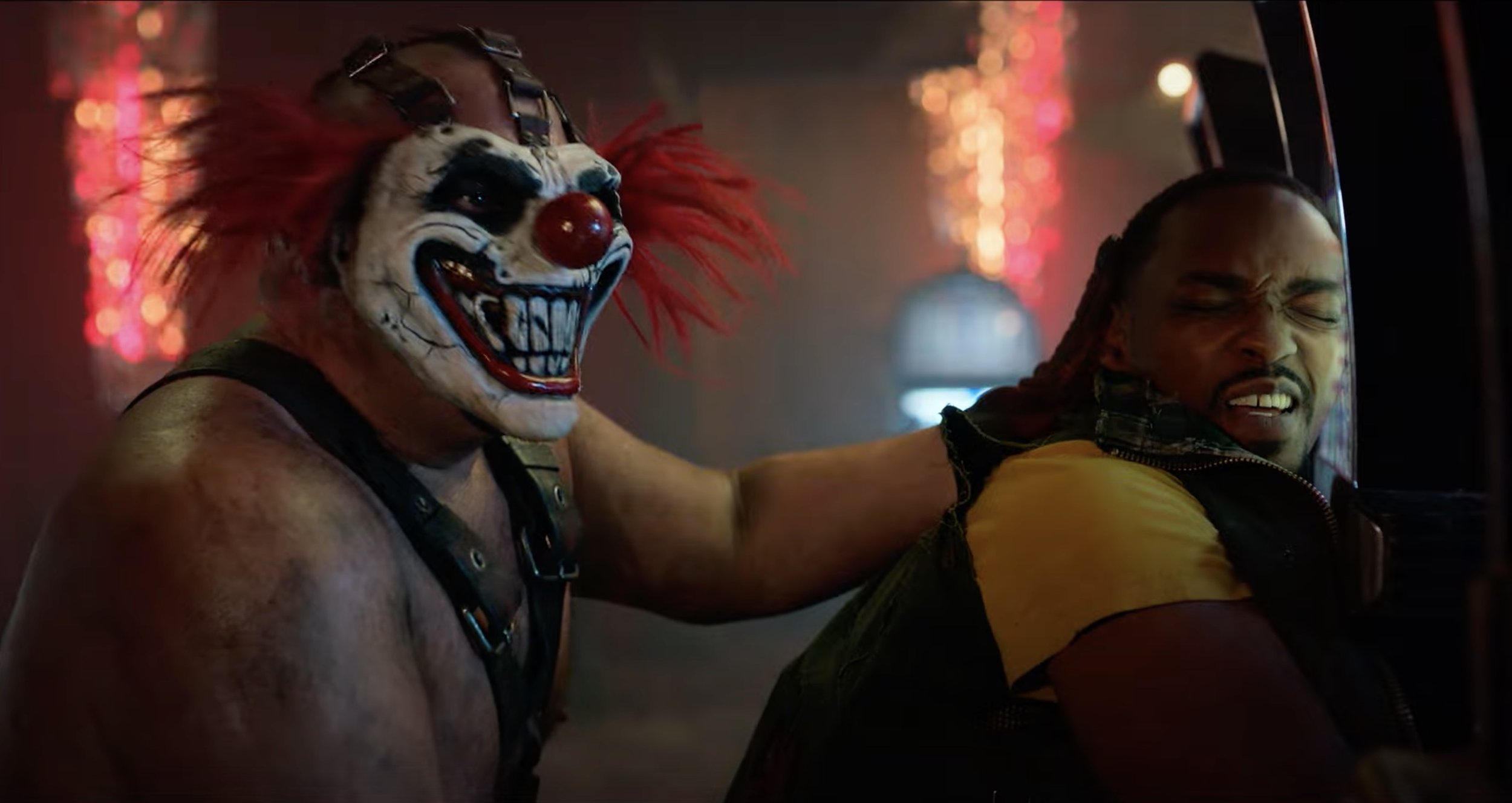 Twisted Metal: Anthony Mackie apanha de palhaço assassino em clipe da série