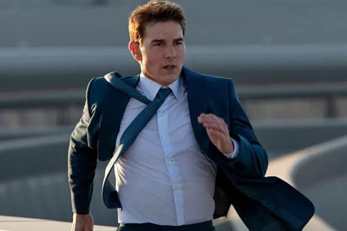 Tom Cruise interpretando Ethan Hunt em Missão Impossível