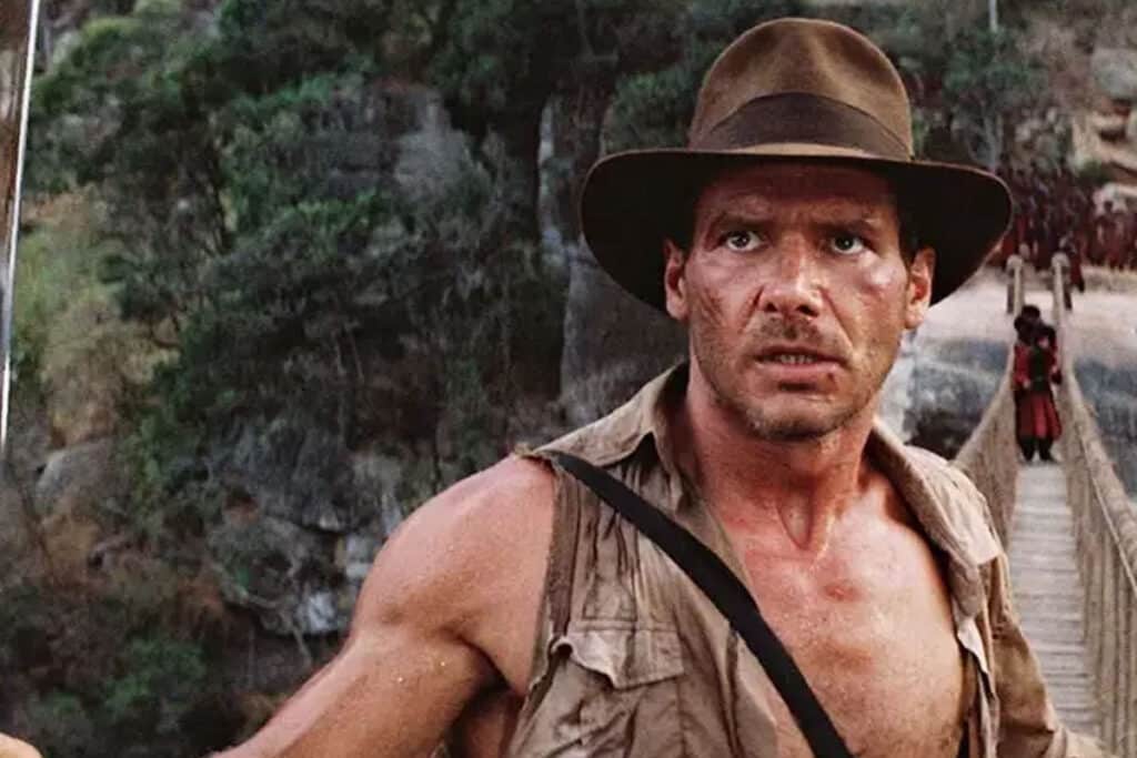 Ator Harrisson Ford interpretando o icônico personagem Indiana Jones