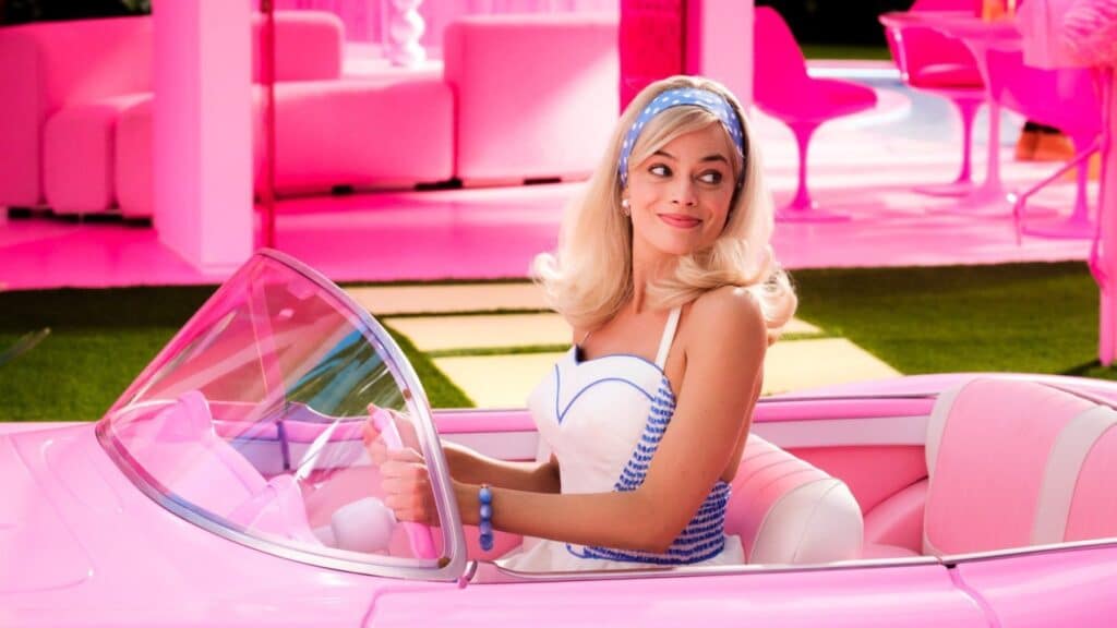 Cena de Barbie (2023). Imagem Warner Bros. Pictures.