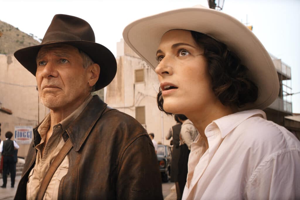 Indiana Jones (Harrison Ford) e Helena Shaw (Phoebe Waller-Bridge) em Indiana Jones e a Relíquia do Destino. ©2023 Lucasfilm Ltd. MT. Todos os direitos reservados.