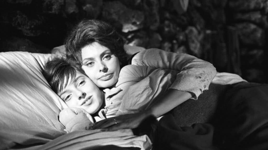 Sophia Loren e Eleonora Brown, como mãe e filha, em Duas Mulheres (1960). O filme deu a Loren o único Oscar de sua carreira. Imagem: Titanus