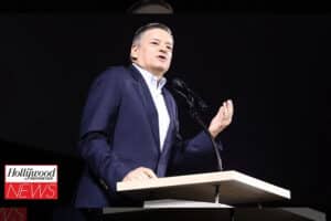 Imagem de Ted Sarandos falando sobre a greve dos atores