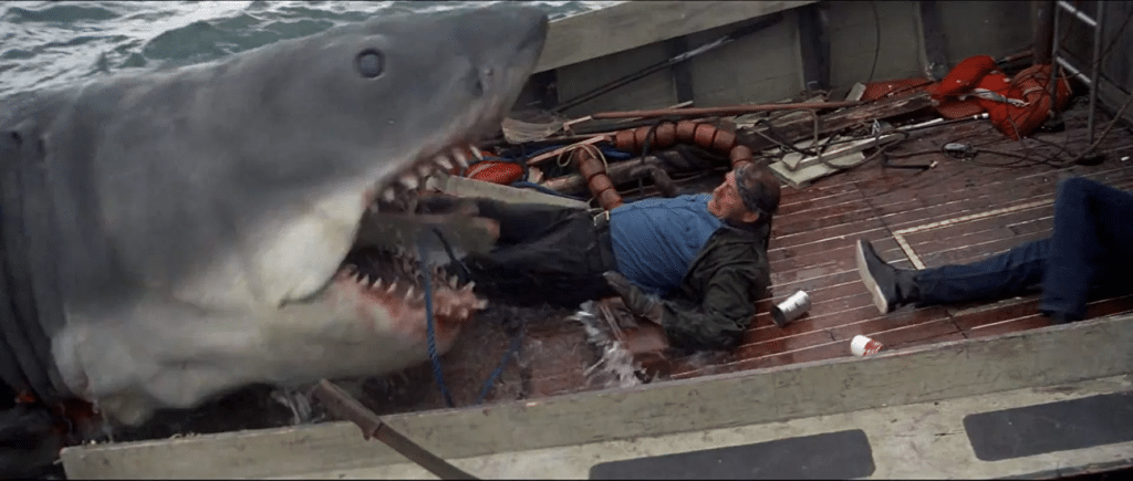Cena de Tubarão (1975). Distribuição: Universal Pictures.