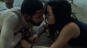 Donald Glover e Maya Erskine