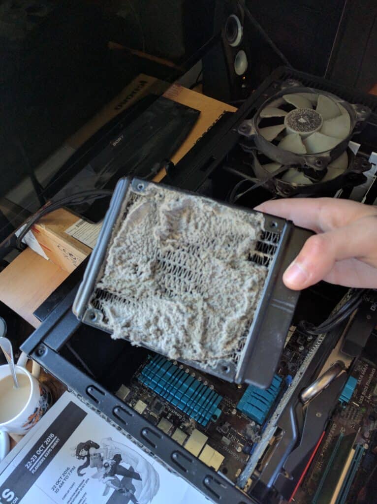 Cooler Sujo - Superaquecimento do PC e Console