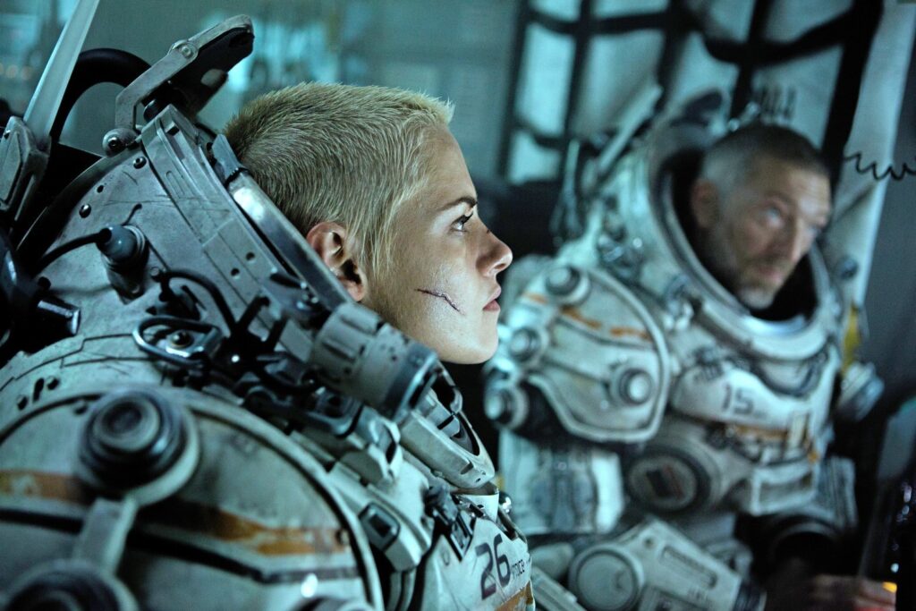 Kristen Stewart e Vincent Cassel em cena de Ameaça Profunda. Distribuição: 20th Century Fox.