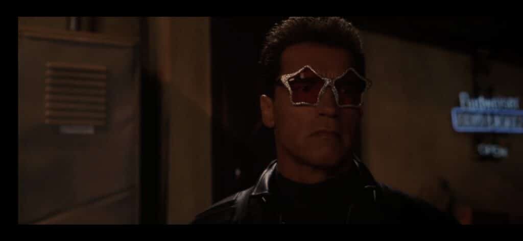 Arnold Schwarzenegger interpretando T-850 no filme "O Exterminador do Futuro 3: A Rebelião das Maquinas"