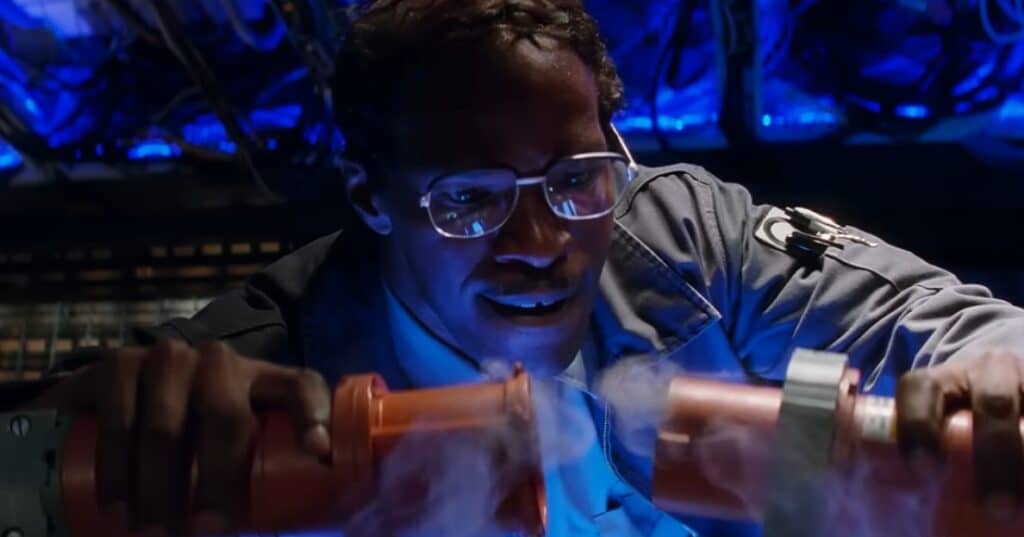 Jamie Foxx interpretando Electro em "O Espetacular Homem Aranha 2: A Ameaça de Electro"