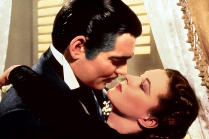 Imagem do casal Scarlett O'Hara e Rhett Butler, um dos 30 casais mais memoráveis de séries e filmes