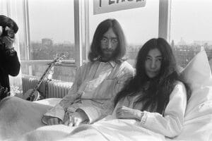 Imagem de John Lennon e Yoko Ono