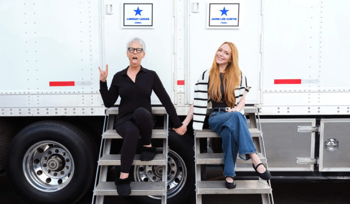 amie Lee Curtis e Lindsay Lohan em set de Sexta-Feira Muito Louca 2