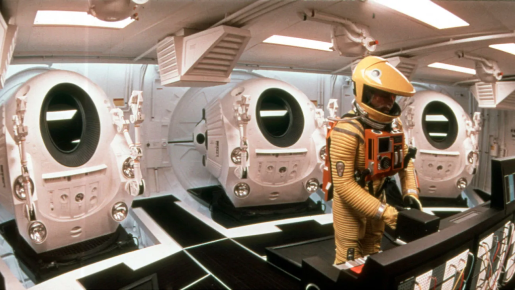 Cena de 2001: Uma Odisséia no Espaço (1968), Filme que integra o National Film Registry. Distribuição: RKO Radio Pictures.
