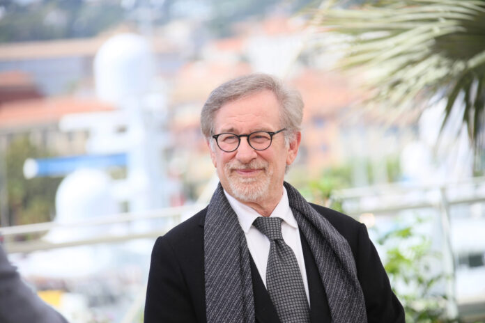 Steven Spielberg participa da fotochamada 