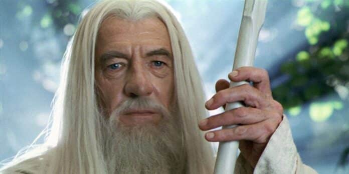Sir Ian McKellen como Gandalf