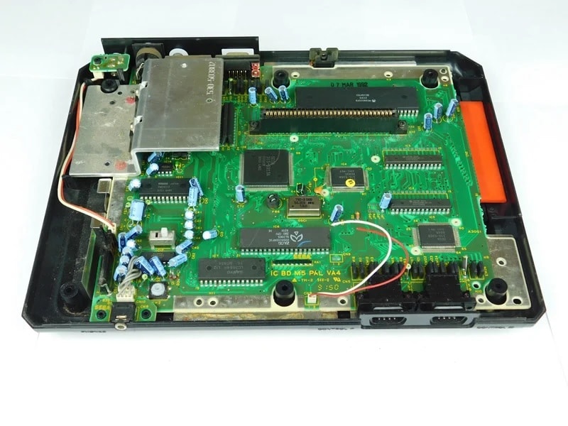 Mega Drive por dentro - Imagem all about circuits