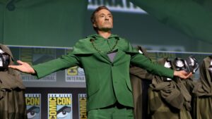 Robert Downey é revelado como Doutor Destino na San Diego Comic Con