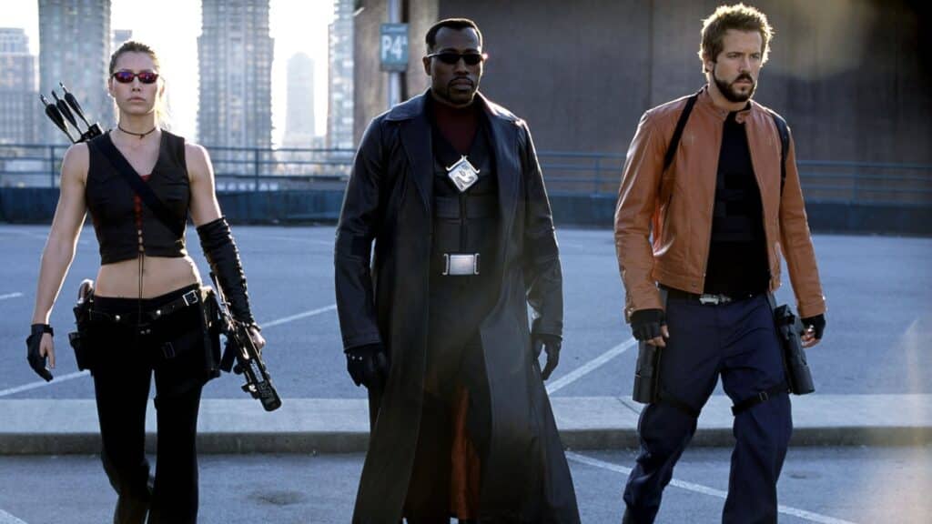 Wesley Snipes, Jessica Biel e Ryan Reynolds em cena de Blade Trinity (2004). Distribuição: New Line Cinema.