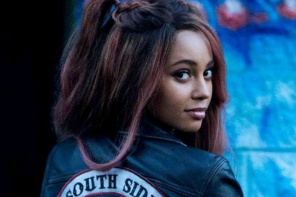 Imagem de Toni Topaz, personagem de Riverdale, que recebeu críticas mistas dos fãs.