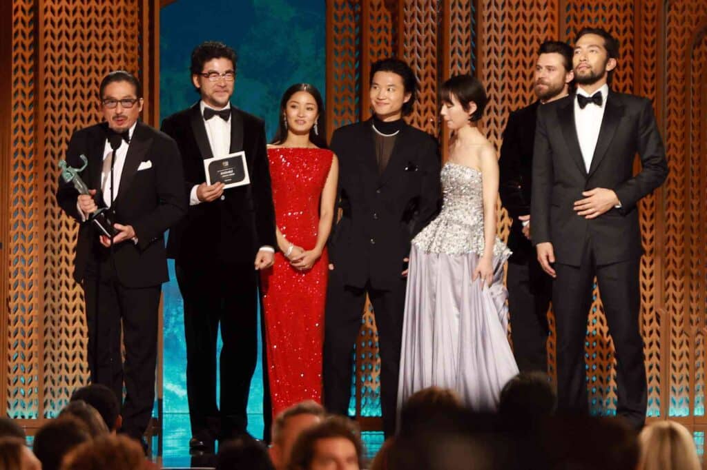 Elenco de Xógum: A Gloriosa Saga do Japão no palco do SAG Awards 2025. Foto: Matt Winkelmeyer/Getty