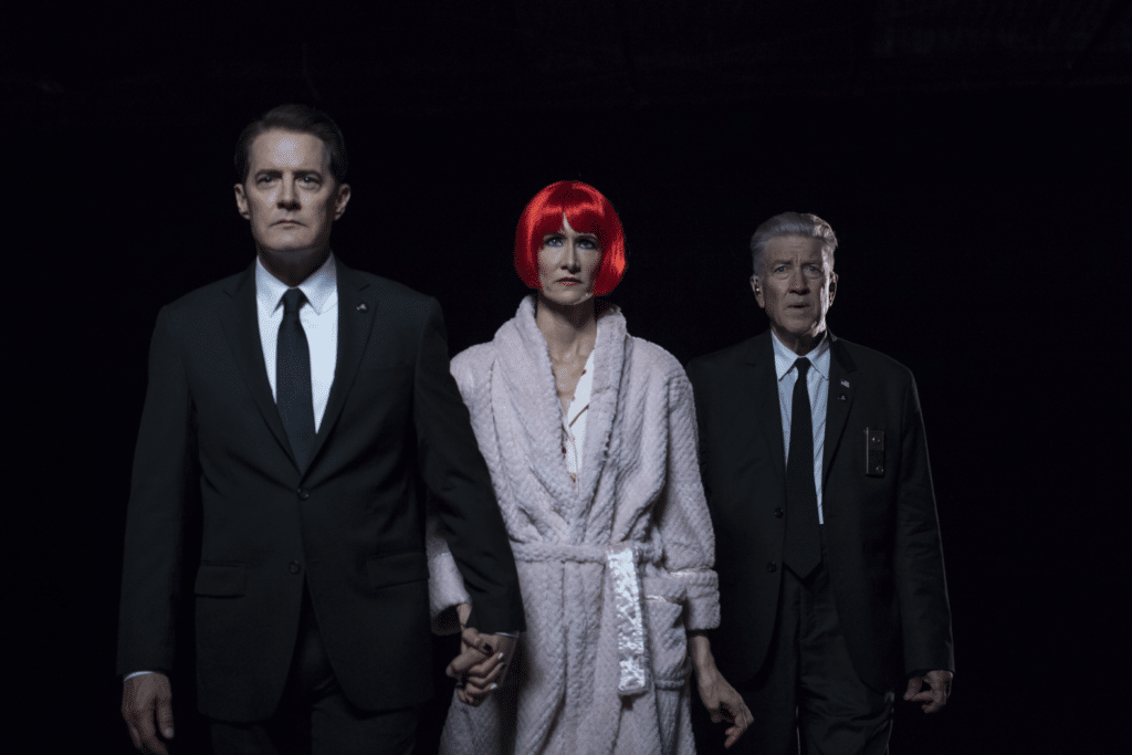 Kyle MacLachlan, Laura Dern e David Lynch em cena de Twin Peaks: O Returno (2017). Distribuição: Showtime.