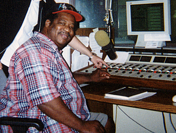 Jerry Lawson na rádio KJZZ (1980)