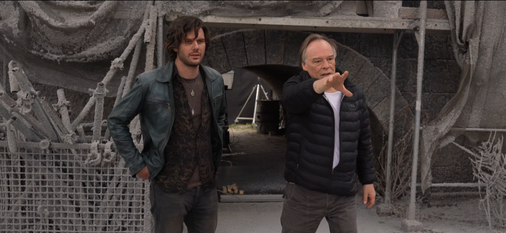 Jeremy Irvine e Christophe Gans