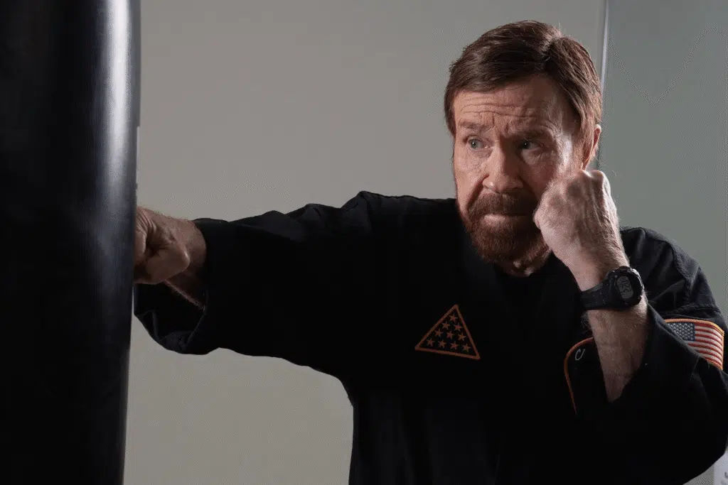 Chuck Norris treinando