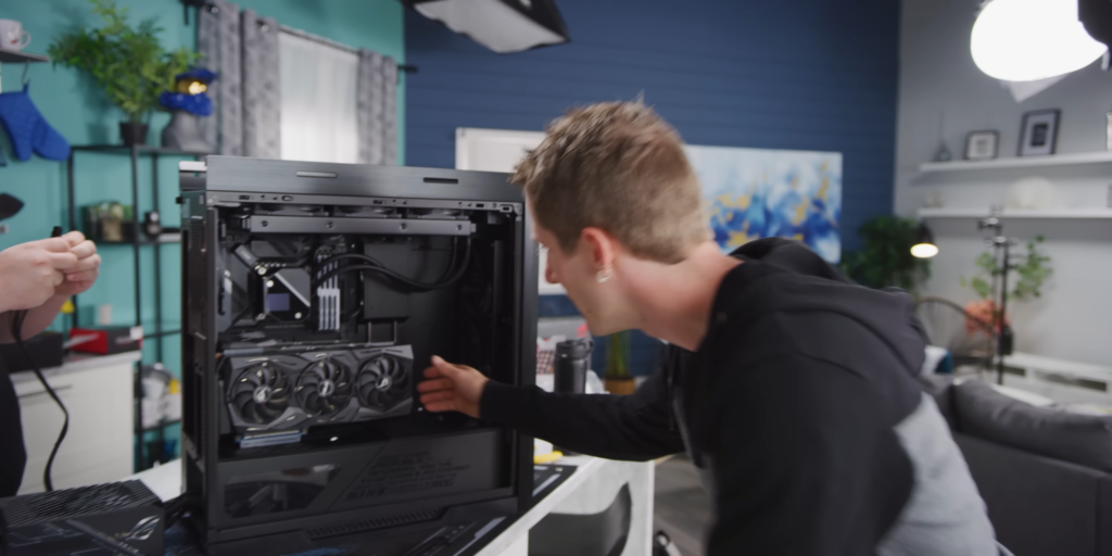 Montando um PC - Linus Tech Tips