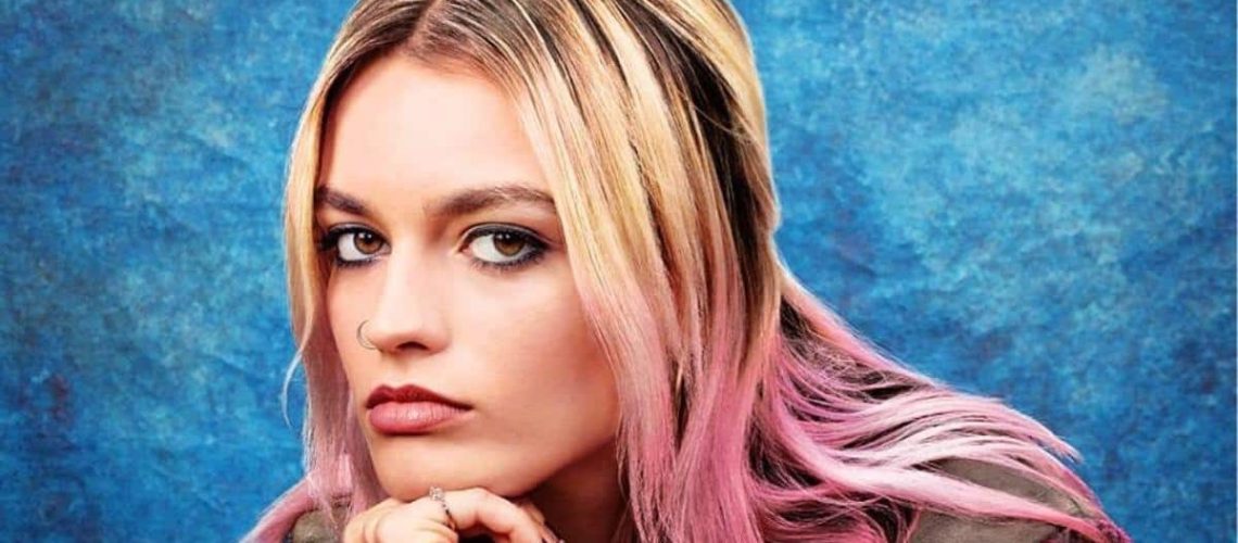 Emma Mackey como Maeve em Sex Education