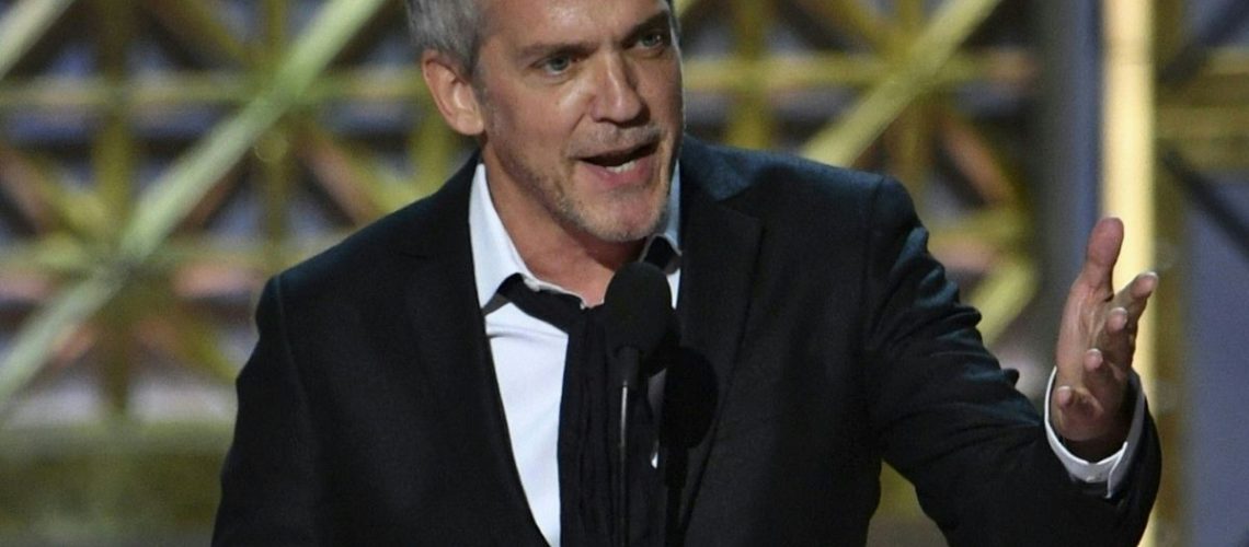 Jean-Marc Vallée, em 2018, recebendo o Emmy Awards por seu trabalho em Big Little Lies