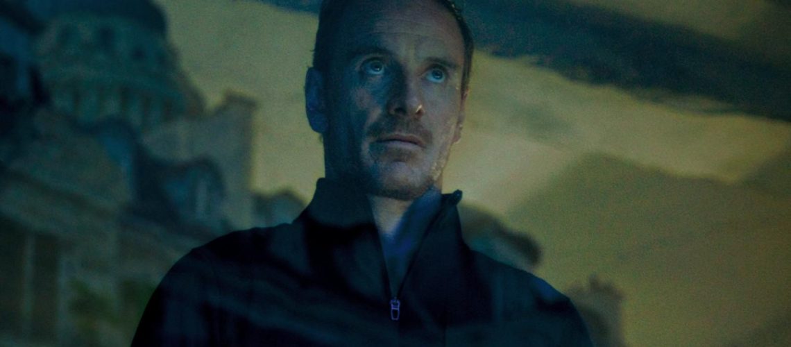 Michael Fassbender em O Assassino