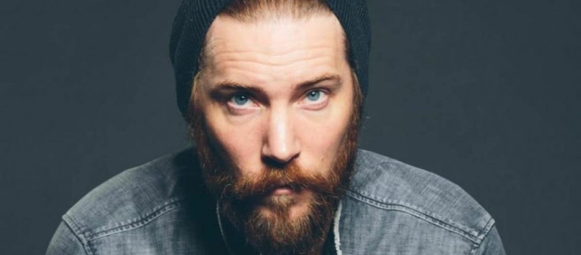 Troy Baker aprovou atuação de Pedro Pascal em série The Last of Us